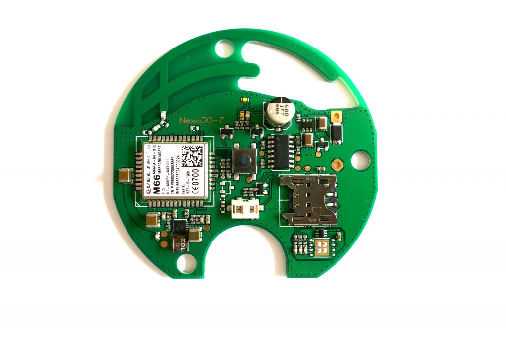 © Harald Naumann - The circuit board of the IoT button by Gillette. It contains a GSM module, which can also be exchanged against a pin-compatible NB-IoT radio module.
